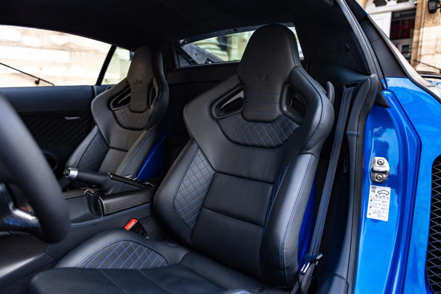 Интерьер Audi R8 LMX 2014 года  (фото 24 из 39)